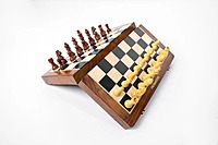 Chess Board Folding – 12-Inch Foldable Wooden Set with Magnetic Coins | Premium Travel Chess Game