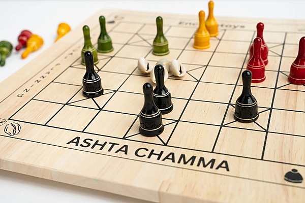 Ashta Chamma Peeta Game ( Wood )- indian Board Game