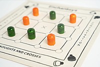 Noughts and Crosses Game on Cotton Fabric – Handcrafted Tic Tac Toe