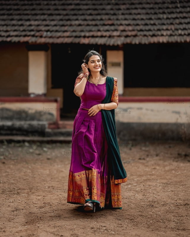 Hasini - హాసిని ( Narayanpet Half Saree Material )