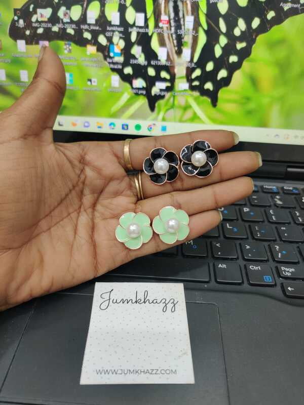 Meena Pearl Stud jst480