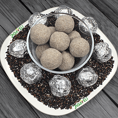 KARUPPU KAVUNI BALLS 