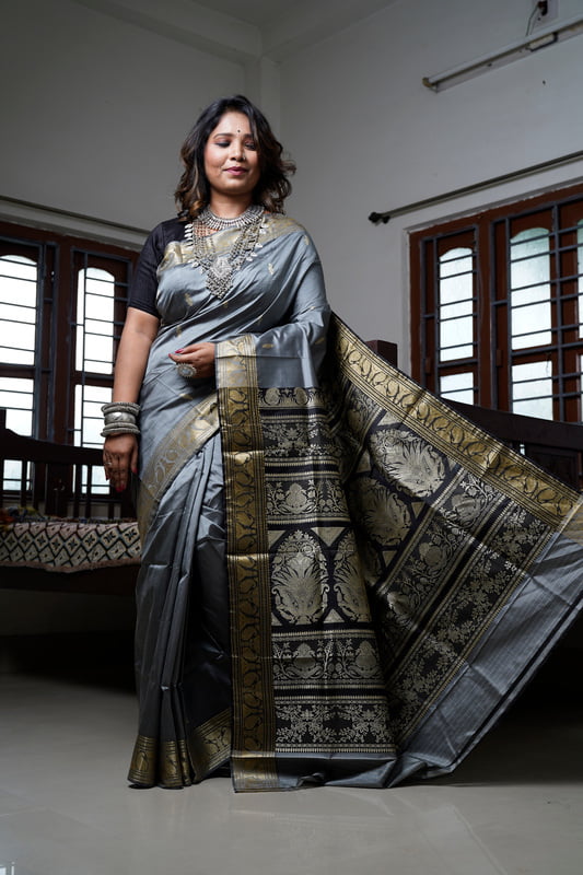 Kadombori  grey color pure katan silk Baluchari saree