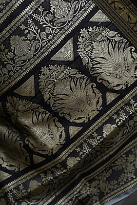 Kadombori  grey color pure katan silk Baluchari saree