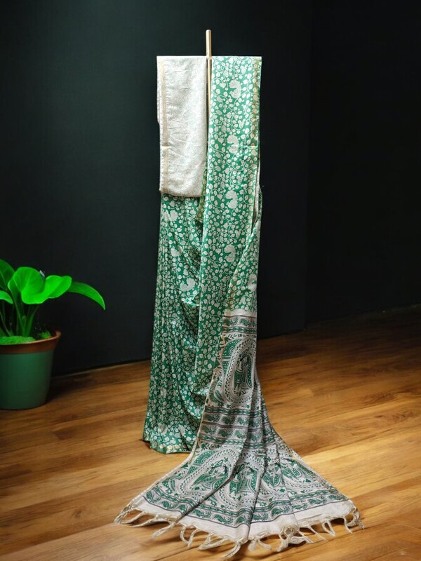 Green Kalamkari Print Saree with Unstitched Blouse