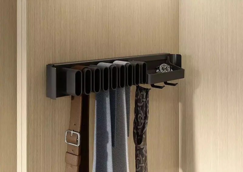 Kessebohmer Conero Belt and Tie Pullout with Bowl