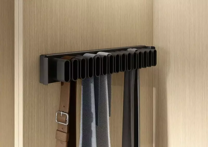 Kessebohmer Conero Belt and Tie Wearer