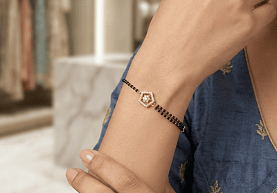 18 kt Gold Stellar Pentagon Mangalsutra Bracelet