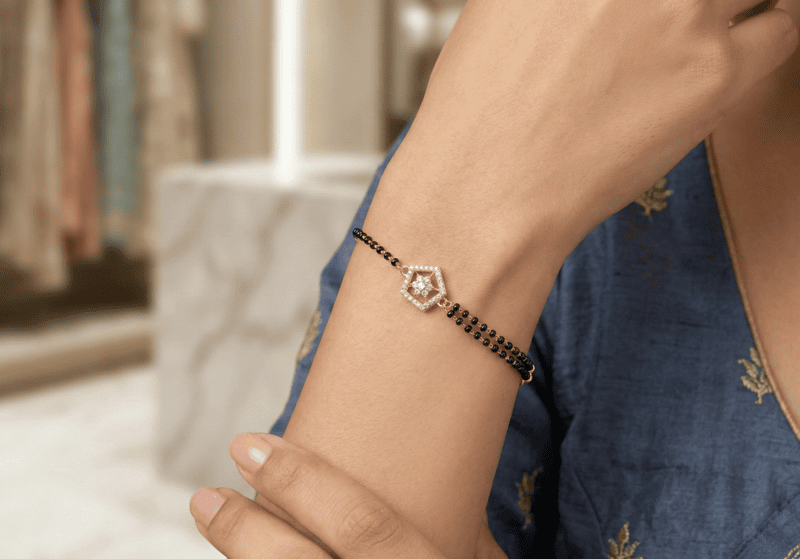 18 kt Gold Stellar Pentagon Mangalsutra Bracelet