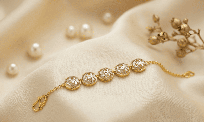 18 kt Gold Two-Tone Floral Filigree Bracelet