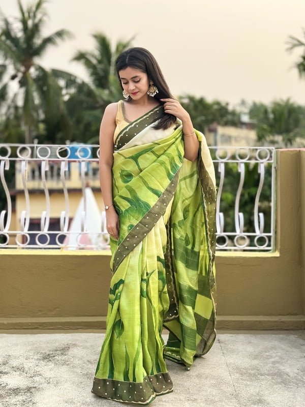 Shades of green and white on pure Tassar katdana work