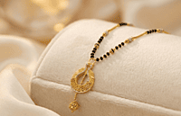 18 kt Gold Majestic Filigree Crescent Mangalsutra