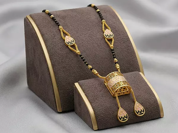 18 kt Gold Enchanted Blush Enamel Mangalsutra