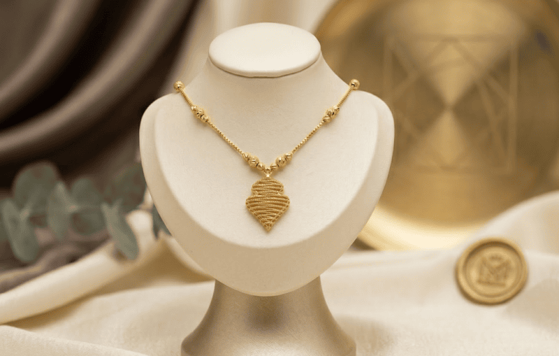 18 kt Gold Weaved Heart Necklace