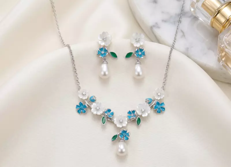 925 Silver Pearl & Floral Bloom Necklace Set