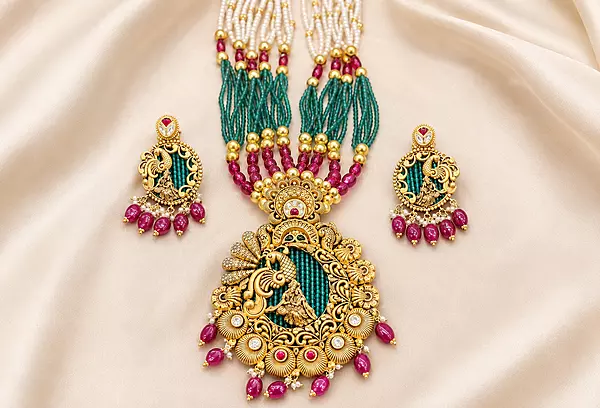 18 kt Gold Temple Peacock Necklace Set