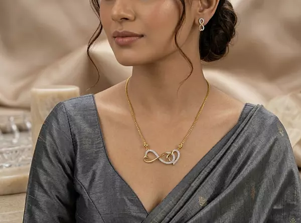 18 kt Gold Eternal Bond Necklace Set