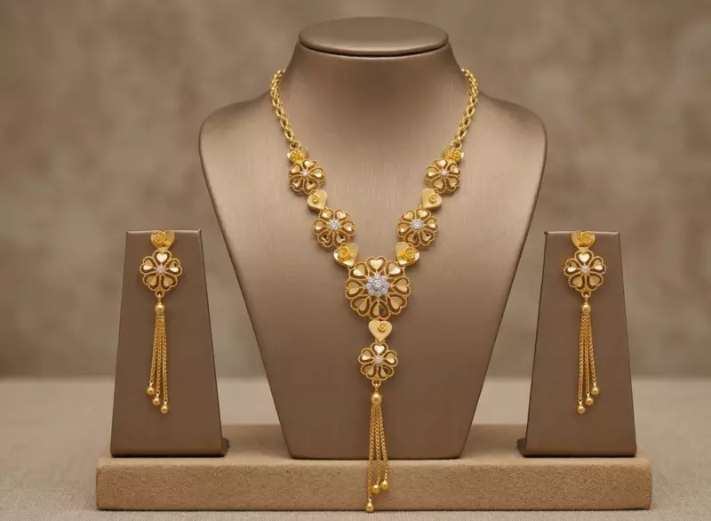 18 kt Gold Radiant Heart Bloom Collection