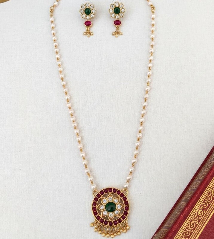 Pearl Chain Floral Pendant jewellery Set