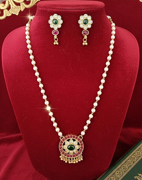 Pearl Chain Floral Pendant jewellery Set