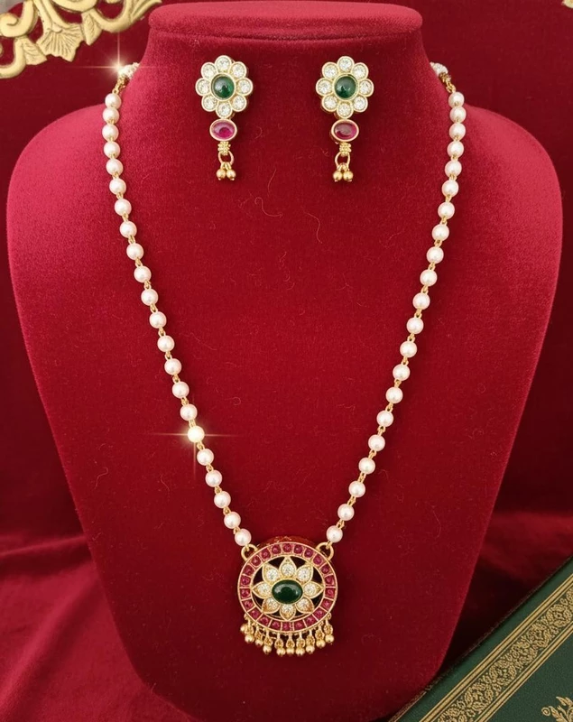 Pearl Chain Floral Pendant jewellery Set