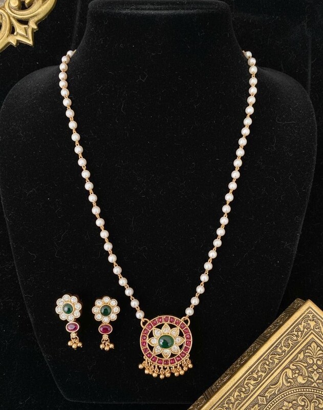 Pearl Chain Floral Pendant jewellery Set