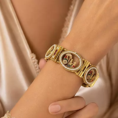 Rajwada Pearl Frame Story Bracelet