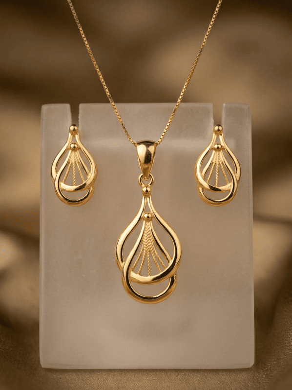 18 kt Gold Lyric Teardrop Harp Pendant Set