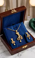 18 kt Gold Sculpted Ribbon & Mesh Pendant Set