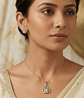 18 kt Gold Nested Hearts Pendant Set