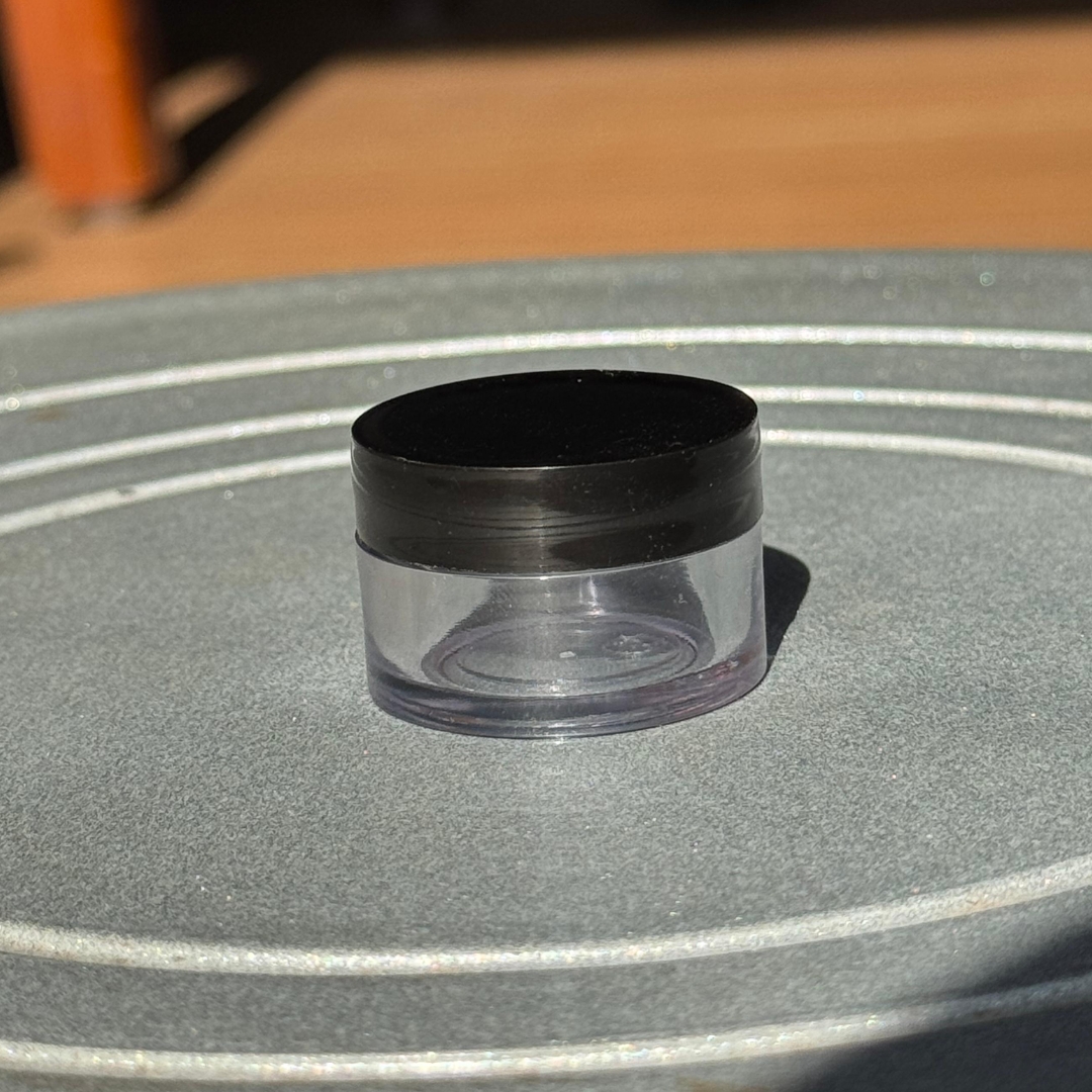 Acrylic San Jar + White Wad + BLACK Cap - 5g Acrylic San Jar + White Wad + BLACK Cap - 5g