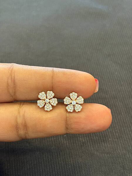 silver flower white stud with rosegold finish
