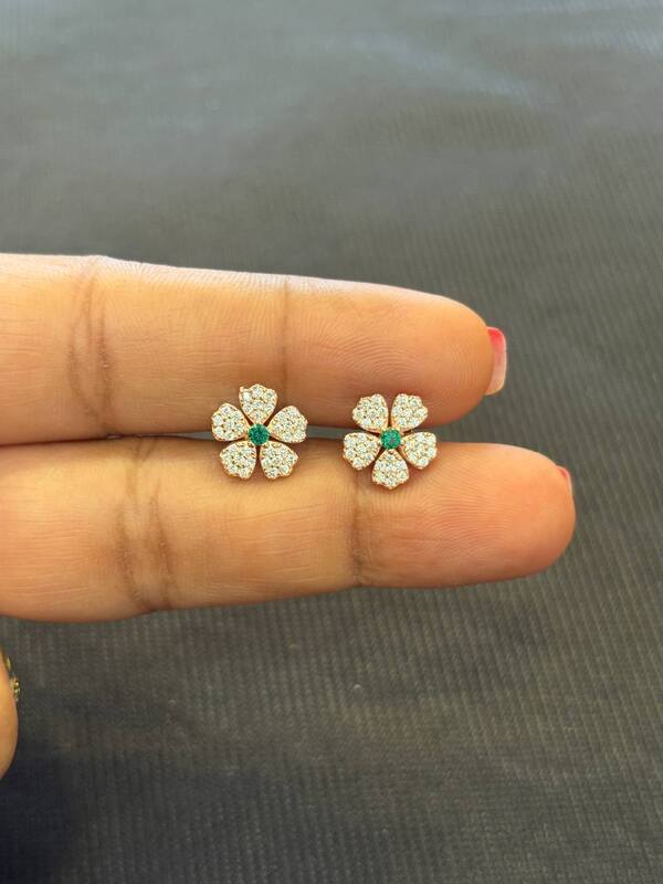 silver flower green stud with rosegold finish