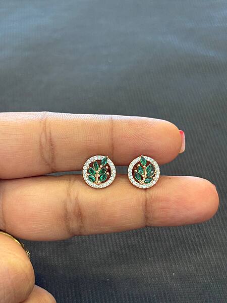 silver round green  leaf  stud with rosegold finish