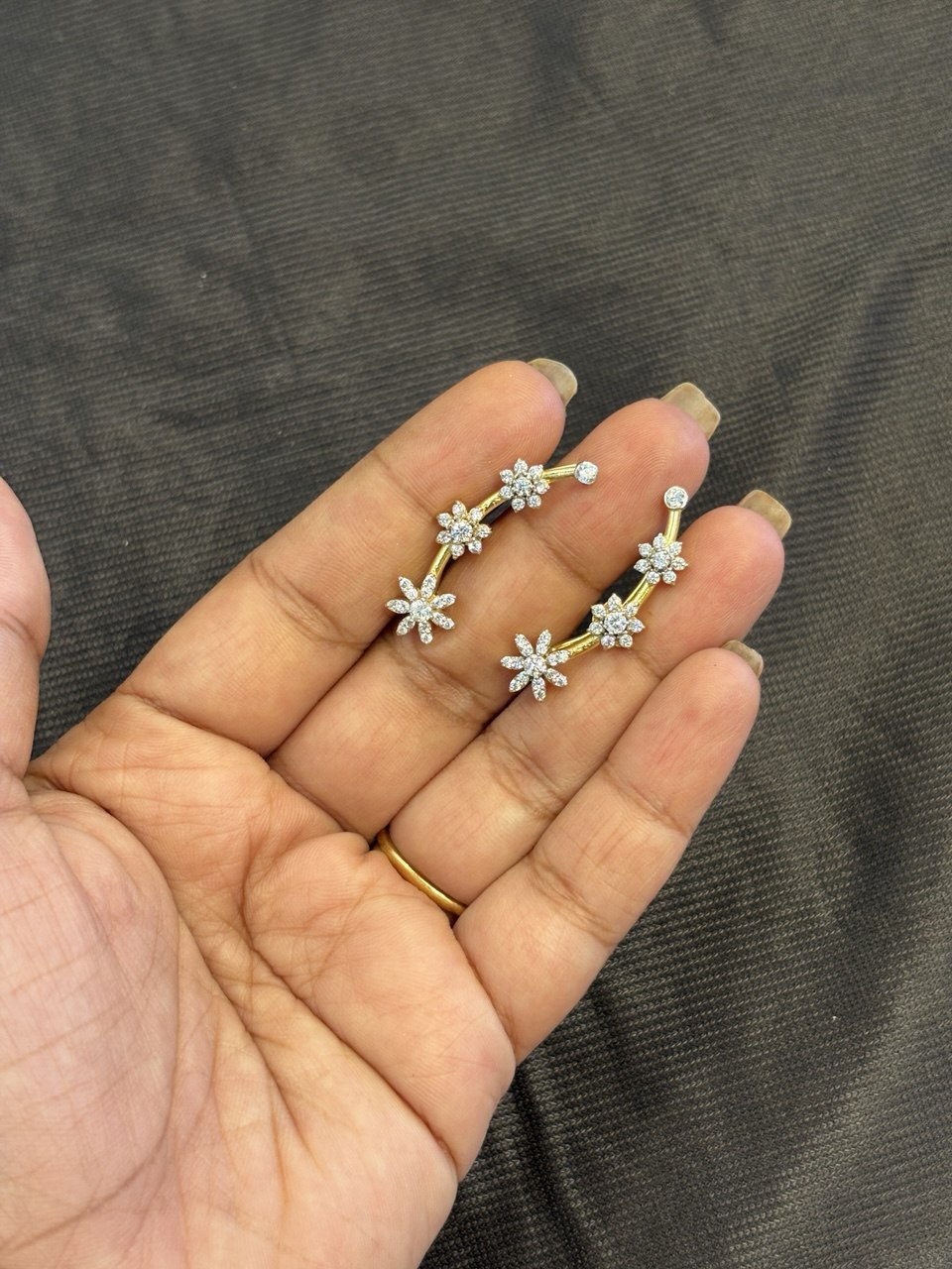 Silver three flower s1 with gold finish