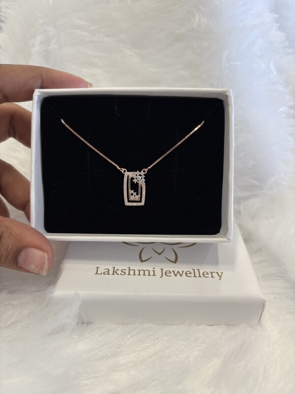 Silver rect fancy chain with rosegold finish