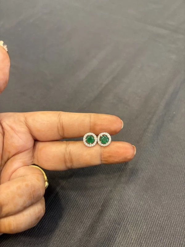 Silver round stone green stud with rosegold finish
