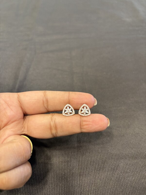 Silver triangle leaf stud with rosegold finish