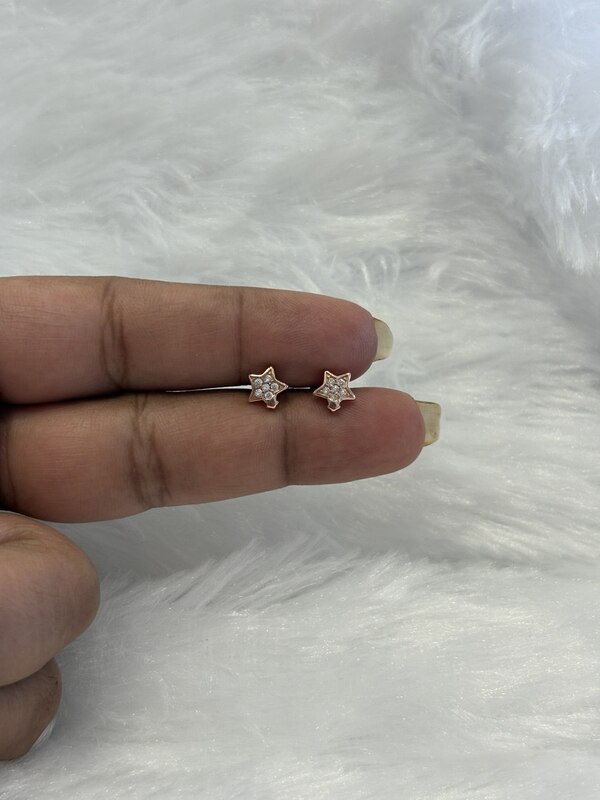 Silver star stud with rosegold finish