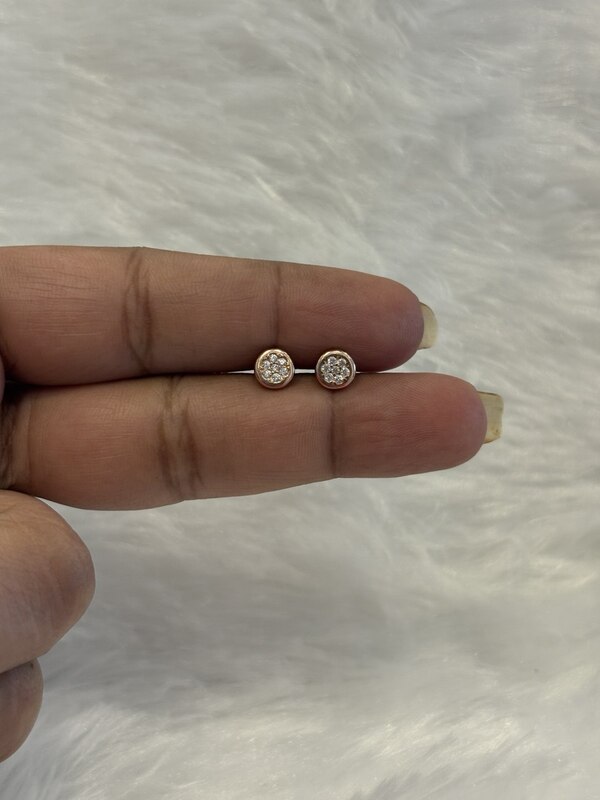 Silver round stone stud with rosegold finish