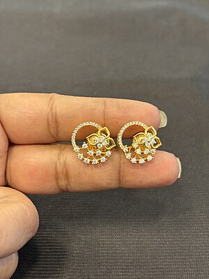 Silver tamaraa stud with gold finish