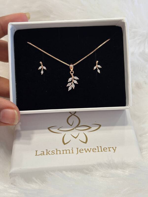 Silver S1 leaf chain pendant set with rosegold finish