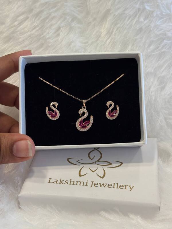 Silver swan pink chain pendant set with rosegold finish