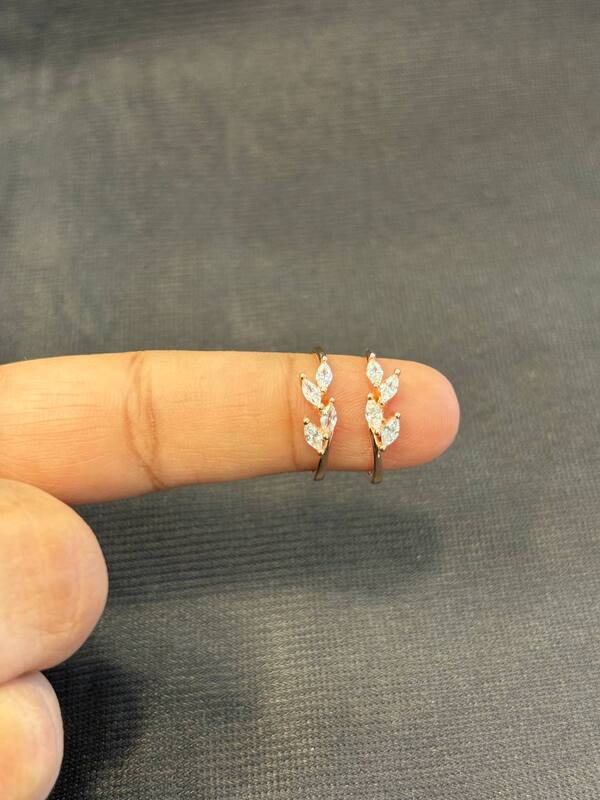 Silver white leaf l1 toe ring wih rosegold finish