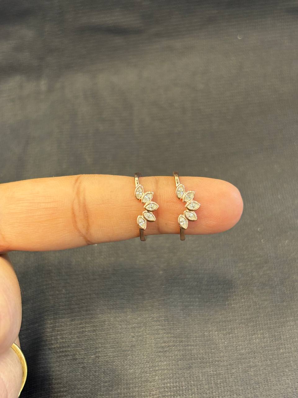 Silver white lotus toe ring with rosegold finish