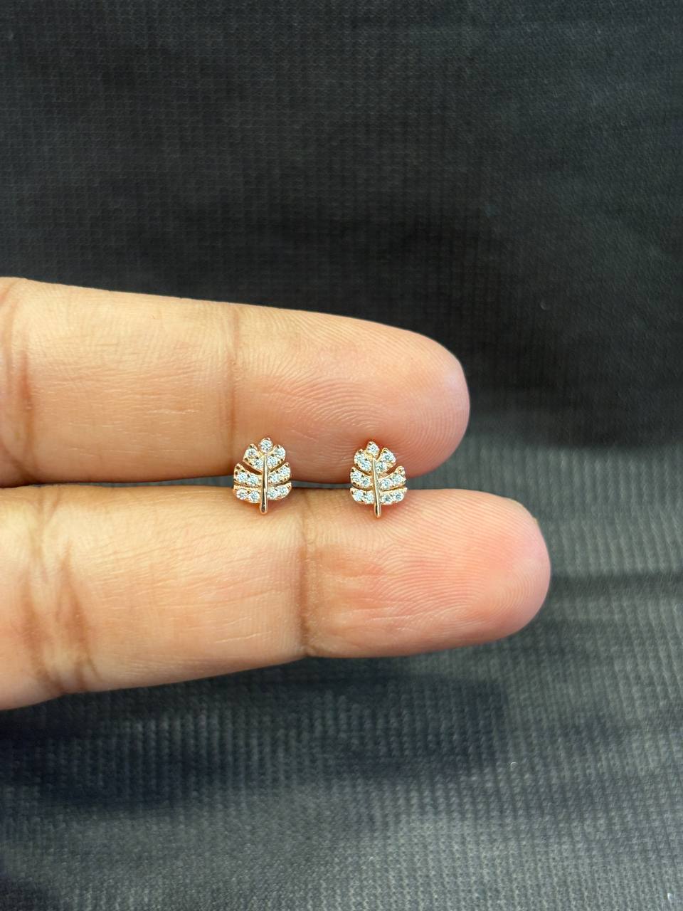 Silver stone illai second stud with rosegold finish