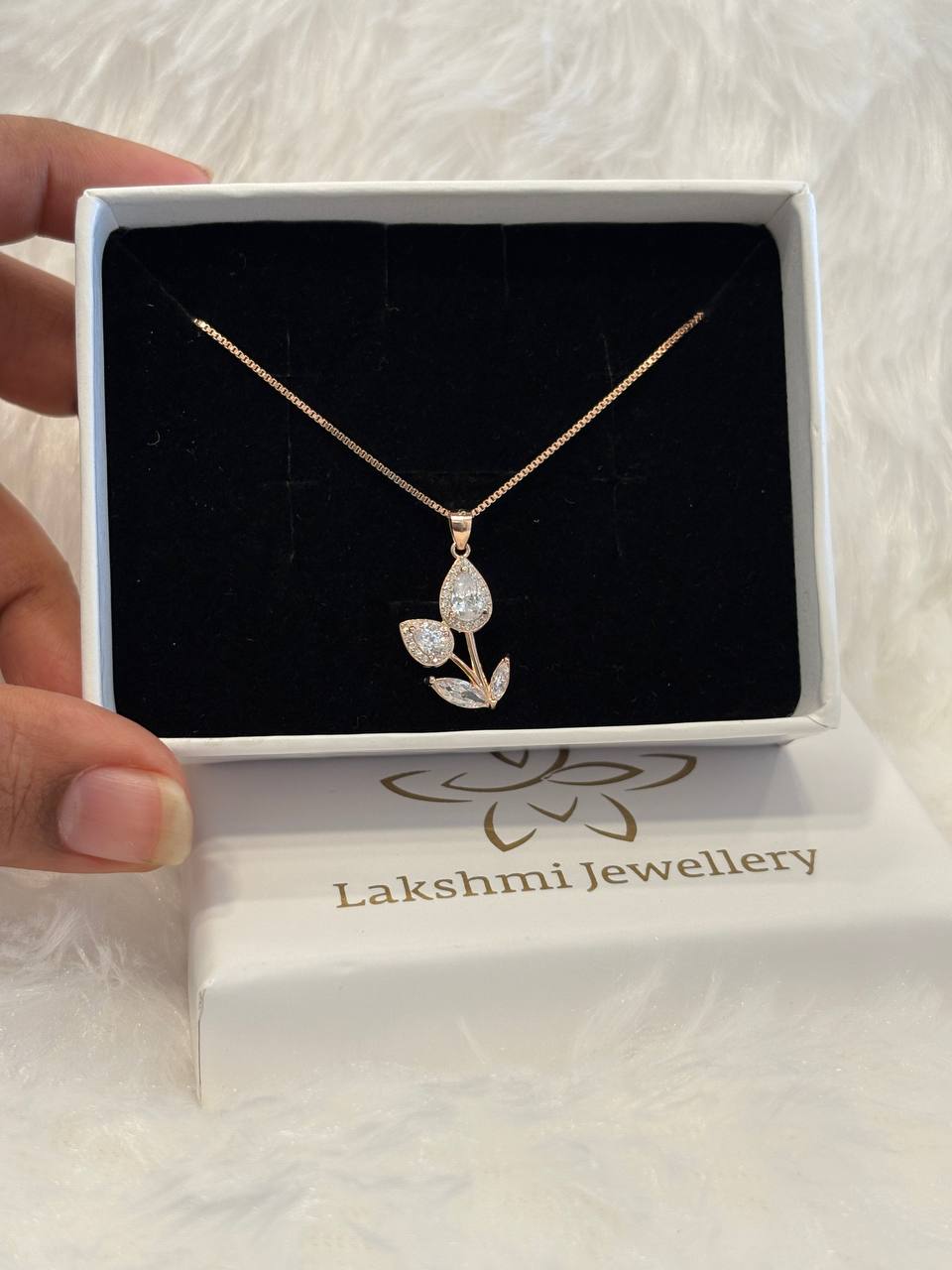 Silver white double flower with rosegold finish