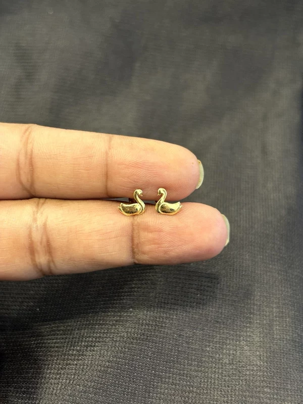 Swan S1 9 carat gold stud