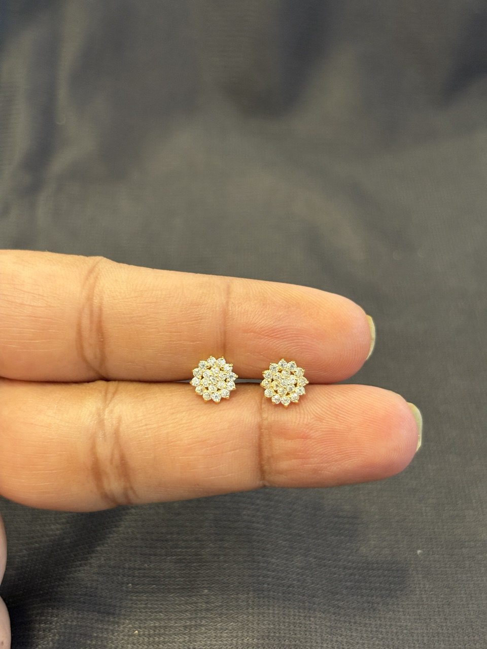 White full stone 9 carat stud pair