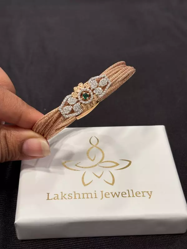 Silver single green magentic cuff with rosegold finish